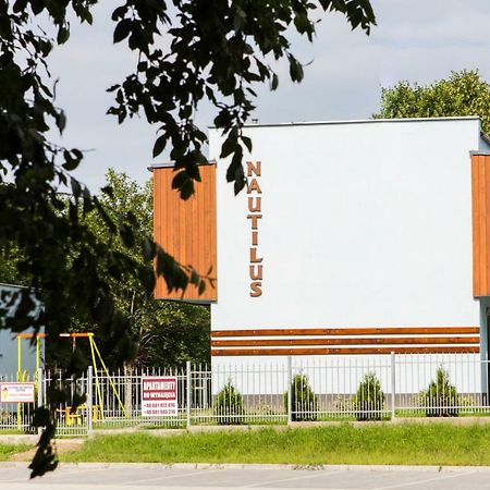 Nautilus Apartamenty Ревал Екстериор снимка